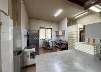 Foto 5 - Commercial Activity Via Santa Maria del Sangue
 
25, Aci Catena - photo 5