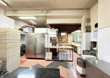 Foto 6 - Commercial Activity Via Santa Maria del Sangue
 
25, Aci Catena - photo 6