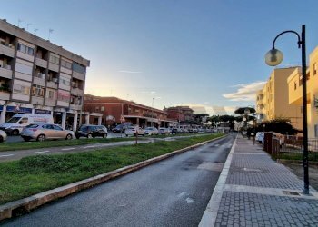 Edificio all\'aperto - Quadrilocale Sabaudia - foto 2