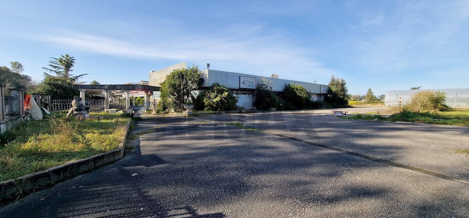 Edificio all\'aperto - Commercial Premises Sabaudia - photo 1