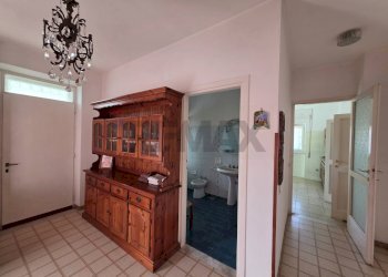 Hall / corridoio - Villa via delle magnolie
 
50, Terracina - photo 17