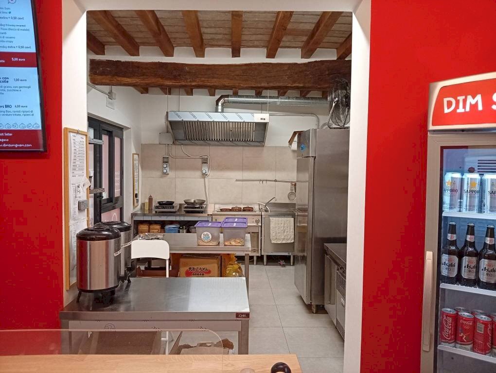 Interno non residenziale - Ristorante via Ugo Sbrilanci, Carpi - foto 3