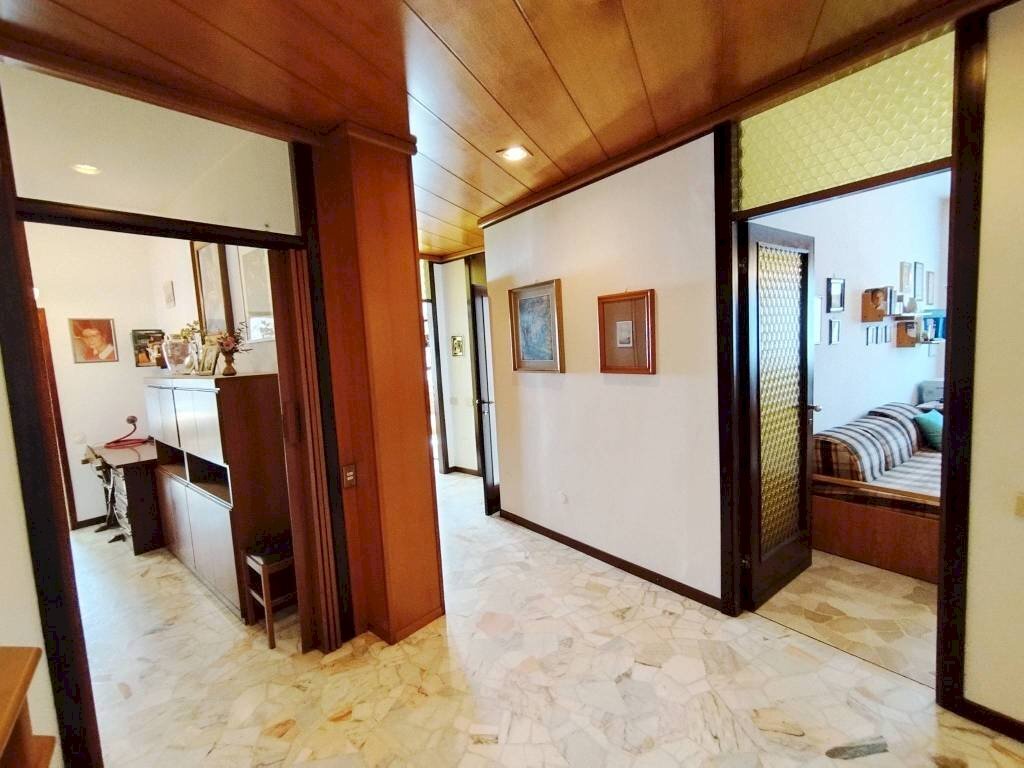 Corridoio - Quadrilocale via Fosse Ardeatine, 2, Rho - foto 2