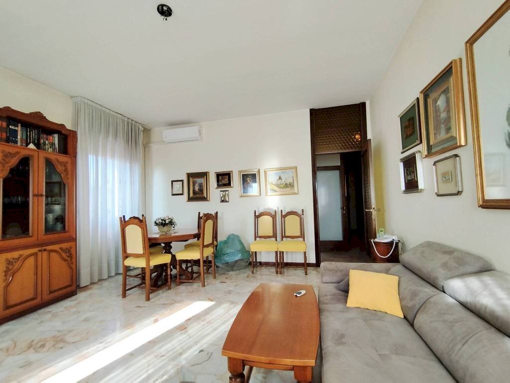 Salone - Four-room apartment via Fosse Ardeatine, 2, Rho - photo 3