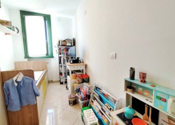 Camera da letto - Three-room apartment via Bruno Buozzi, 6, Rho - photo 37