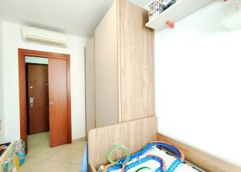 Camera da letto - Three-room apartment via Bruno Buozzi, 6, Rho - photo 34