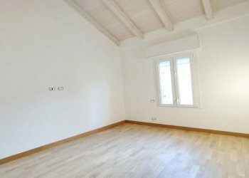 Camera da letto - Three-room apartment via A. Chaniach, 4, Pogliano Milanese - photo 15