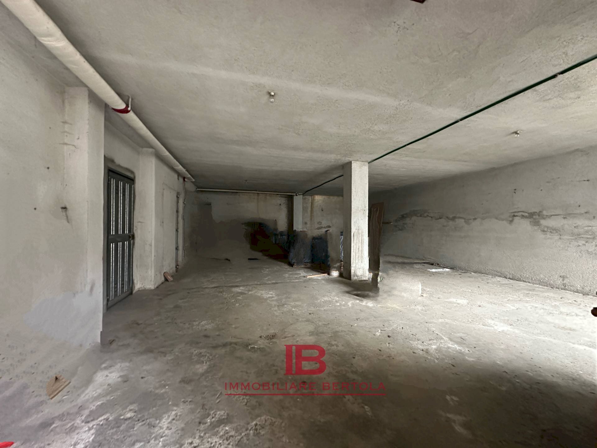 Foto 1 - Warehouse Via Acceglio
 
6, Cuneo - photo 1