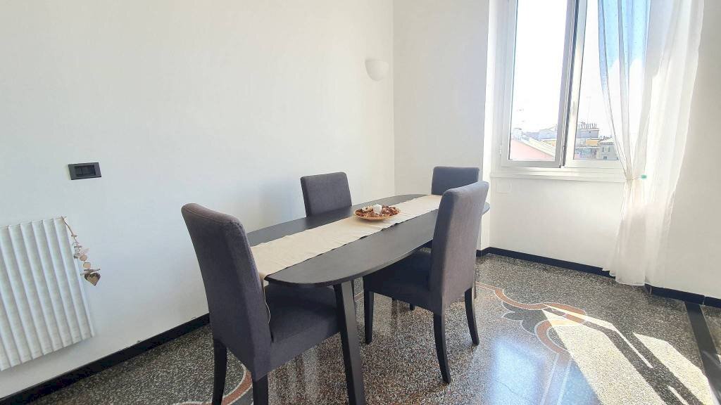 Soggiorno - Trilocale via Antonio Cantore, 30, Genova (zona Sampierdarena) - foto 3