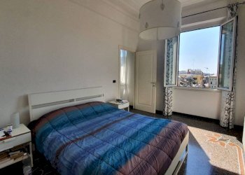 Camera da letto - Trilocale via Antonio Cantore, 30, Genova (zona Sampierdarena) - foto 4