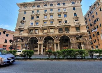 Facciata - Trilocale via Antonio Cantore, 30, Genova (zona Sampierdarena) - foto 10