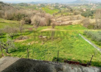 Vista delle montagne - Casa indipendente Via Carpine
 
63, Ripi - foto 12