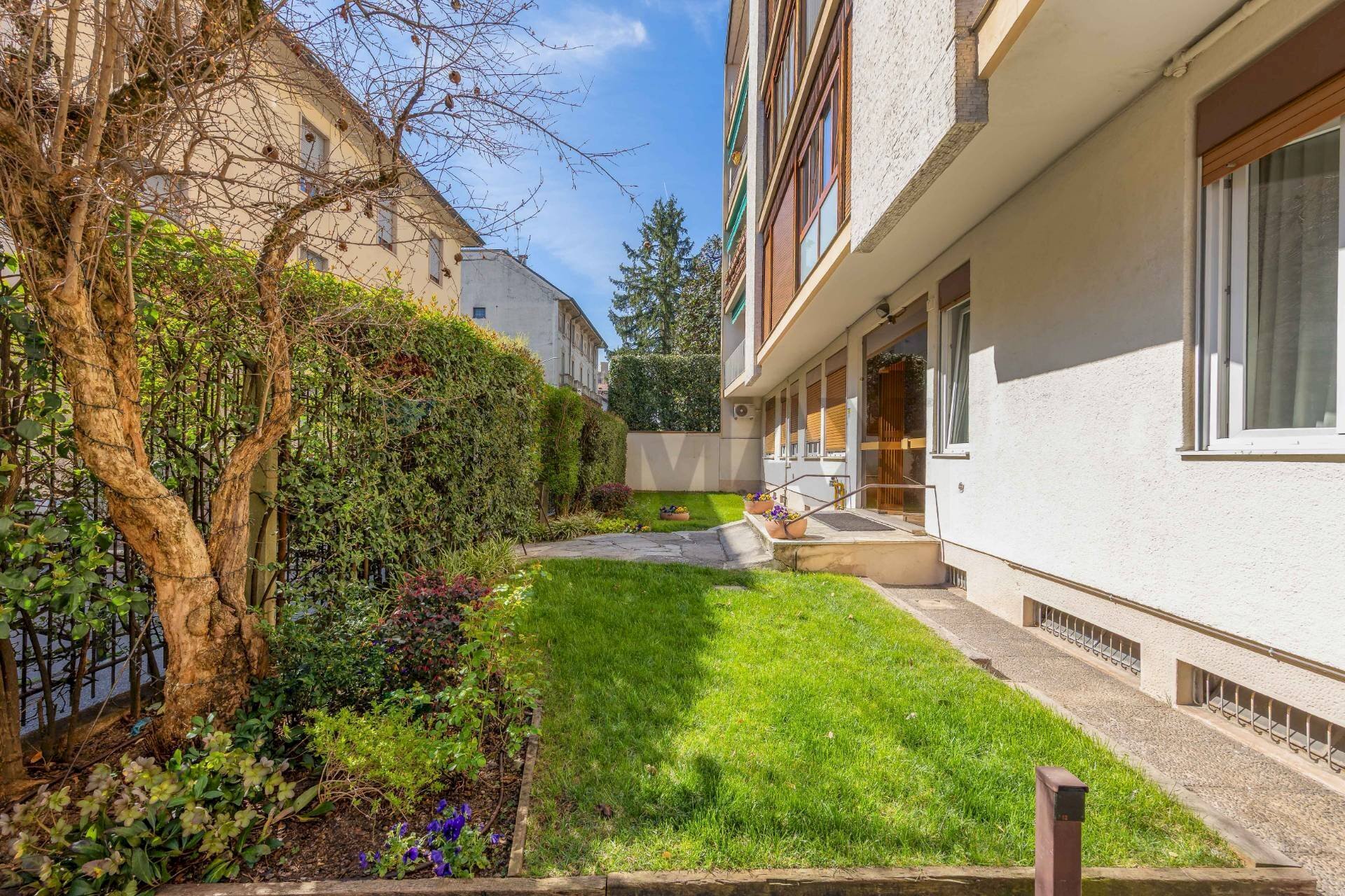 Giardino - Bilocale VIA CARONNI
 
9, Monza - foto 3