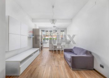 Sala da pranzo - Two-room apartment VIA CARONNI
 
9, Monza - photo 5