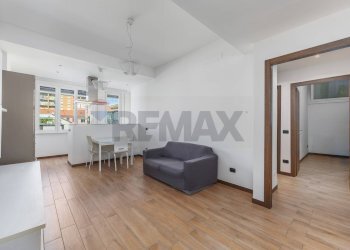 Sala da pranzo - Two-room apartment VIA CARONNI
 
9, Monza - photo 7