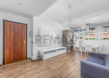 Sala da pranzo - Two-room apartment VIA CARONNI
 
9, Monza - photo 8