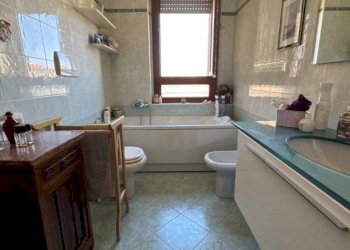 Bagno - Four-room apartment via dei Canonici Renani, 2, Casalecchio di Reno - photo 33