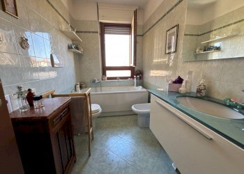 Bagno - Four-room apartment via dei Canonici Renani, 2, Casalecchio di Reno - photo 34