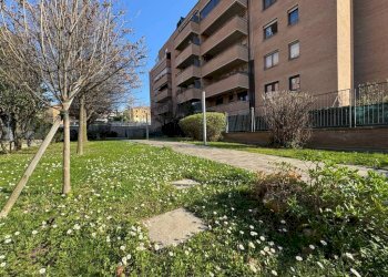 Giardino - Quadrilocale via dei Canonici Renani, 2, Casalecchio di Reno - foto 2