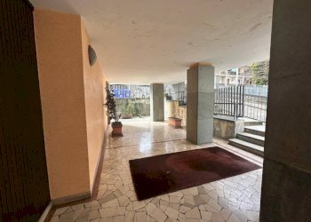 Interno palazzo - Bilocale via Monte Bianco, Moncalieri - foto 2