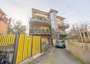 Edificio all\'aperto - Trilocale Vicolo del divino amore
 
8, Marino - foto 1