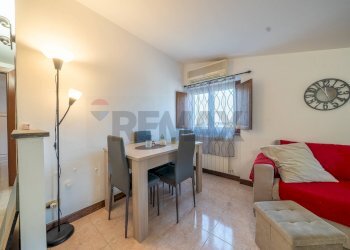 Sala da pranzo - Trilocale Vicolo del divino amore
 
8, Marino - foto 6