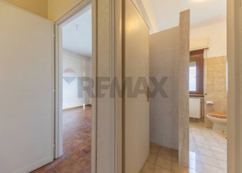 Hall / corridoio - Quadrilocale Via Federico Confalonieri
 
19, Marino - foto 3