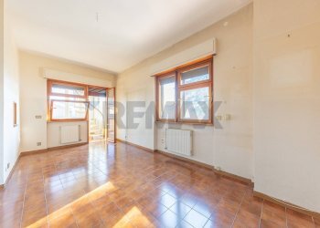 Stanza vuota - Quadrilocale Via Federico Confalonieri
 
19, Marino - foto 4