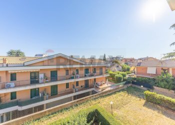 Edificio all\'aperto - Quadrilocale Via Federico Confalonieri
 
19, Marino - foto 8