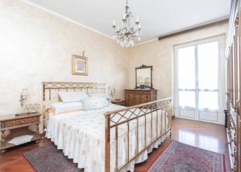 Camera da letto - Quadrilocale via Vado, 5, Torino (zona Nizza Millefonti) - foto 13