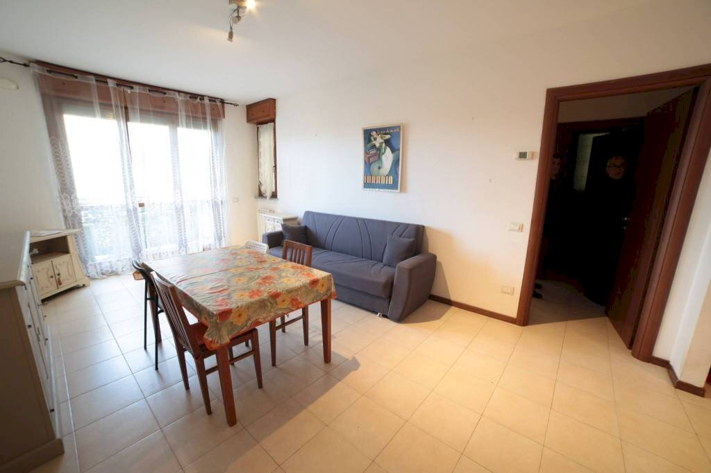 Salone - Appartamento via Alcide De Gasperi, Rosate - foto 3