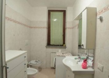 Bagno - Appartamento via Alcide De Gasperi, Rosate - foto 12