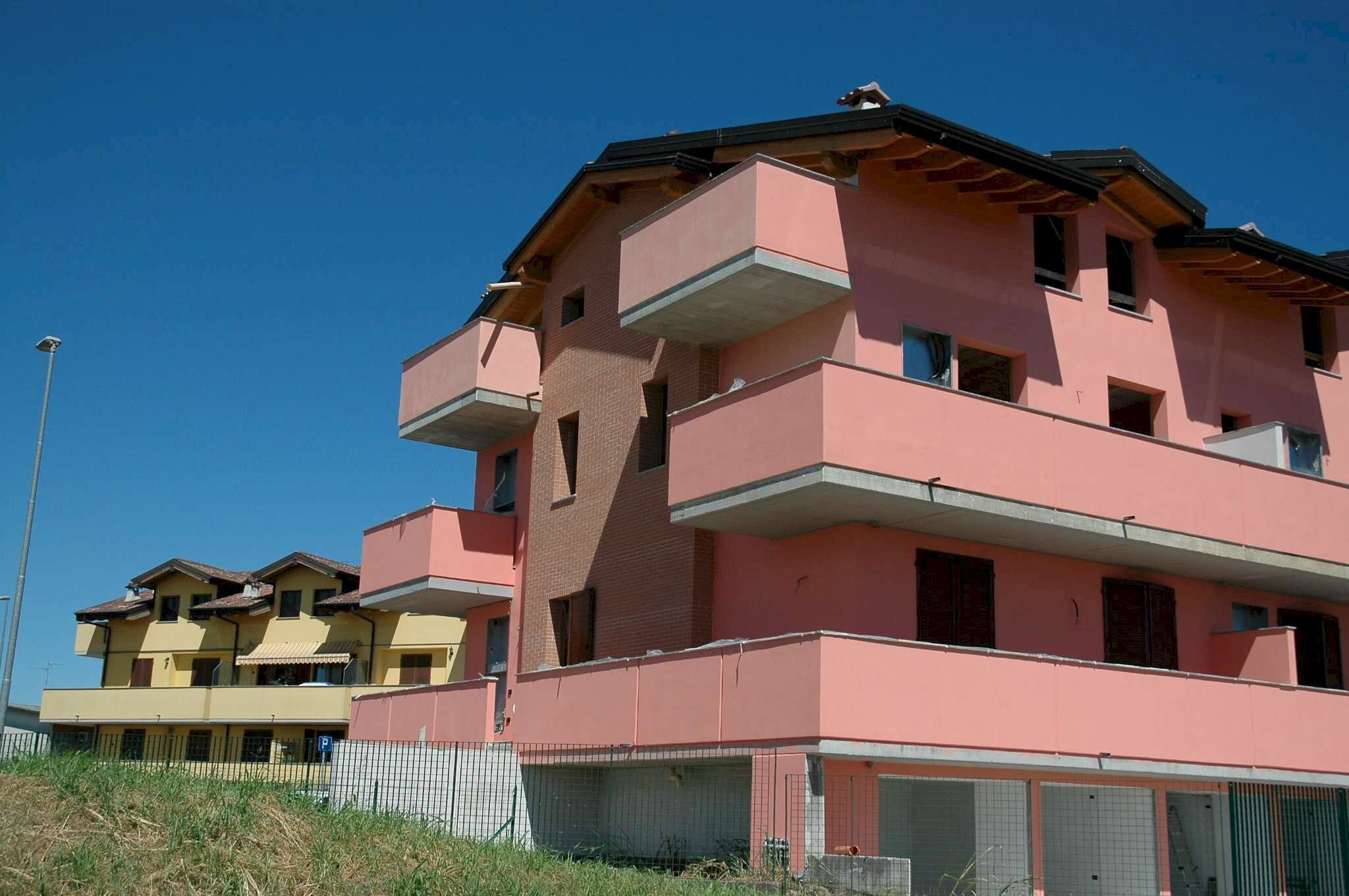 esterno - Trilocale via C. Olmo, Boffalora d'Adda - foto 1