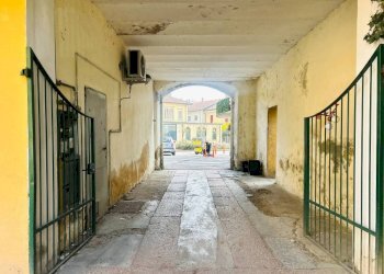 Interno palazzo - Ufficio via Gian Pietro Porro, 25, Induno Olona - foto 10