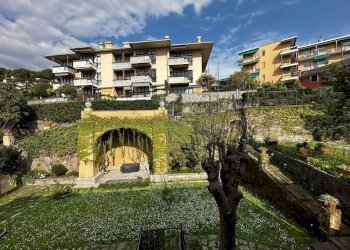 Facciata - Trilocale via Romana della Castagna, 38, Genova (zona Quarto) - foto 14