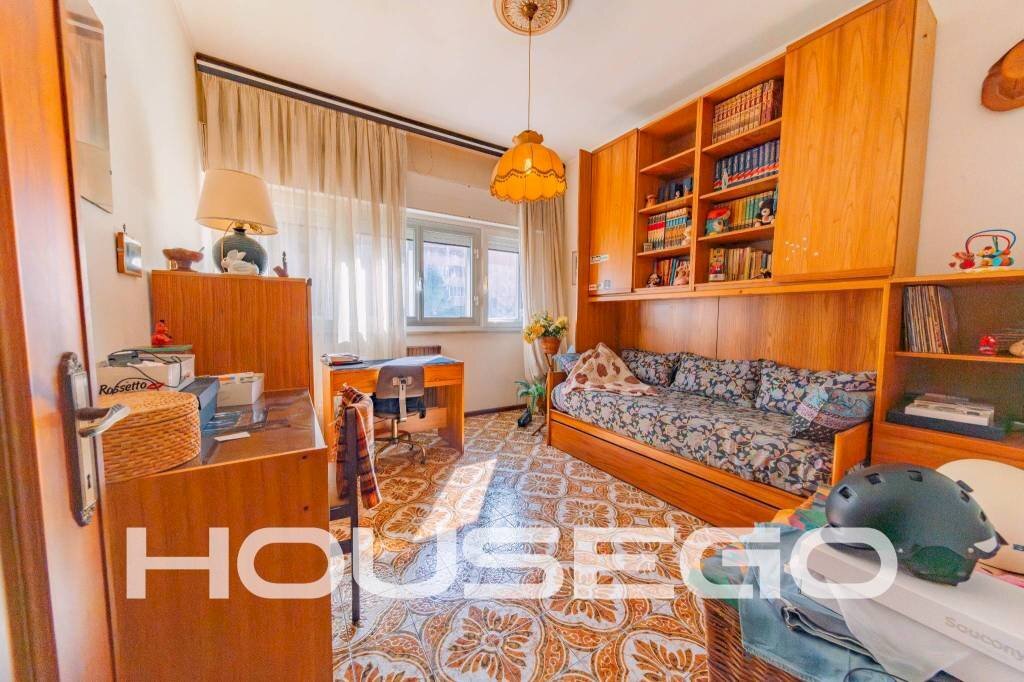 Camera da letto - Appartamento via San Marino, 106, Genova (zona San Teodoro) - foto 2