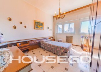 Camera da letto - Appartamento via San Marino, 106, Genova (zona San Teodoro) - foto 15