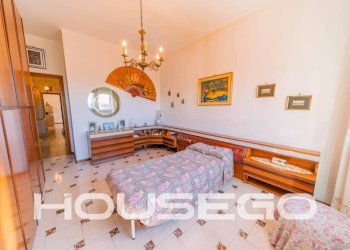 Camera da letto - Appartamento via San Marino, 106, Genova (zona San Teodoro) - foto 16