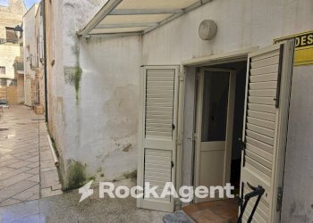 Cortile interno - Casa indipendente via M. Giangreco, 48, Ruffano - foto 2