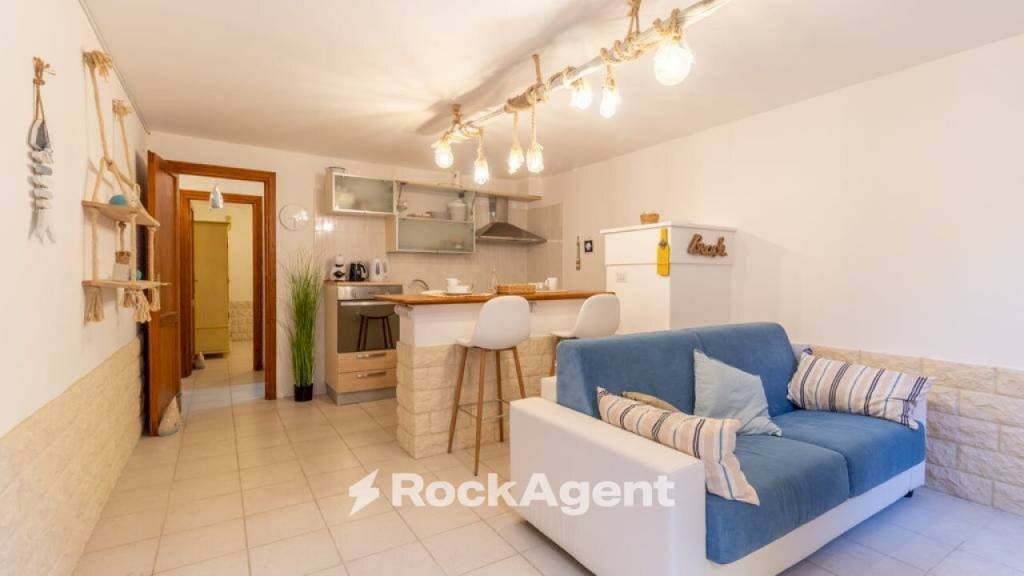 Salone - Appartamento via dei Ginepri, 32, Stintino - foto 2