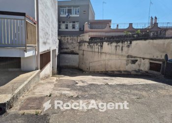 Cortile interno - Magazzino via Mentana, Bitonto - foto 2