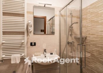 Bagno - Hotel via Frazione Mezzano, 117, Sannazzaro de' Burgondi - photo 8