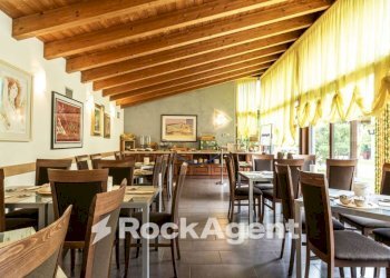 Salone - Hotel via Frazione Mezzano, 117, Sannazzaro de' Burgondi - photo 19