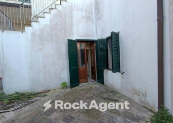 Cortile interno - Stable - Palace corso Umberto, 77, Trepuzzi - photo 32