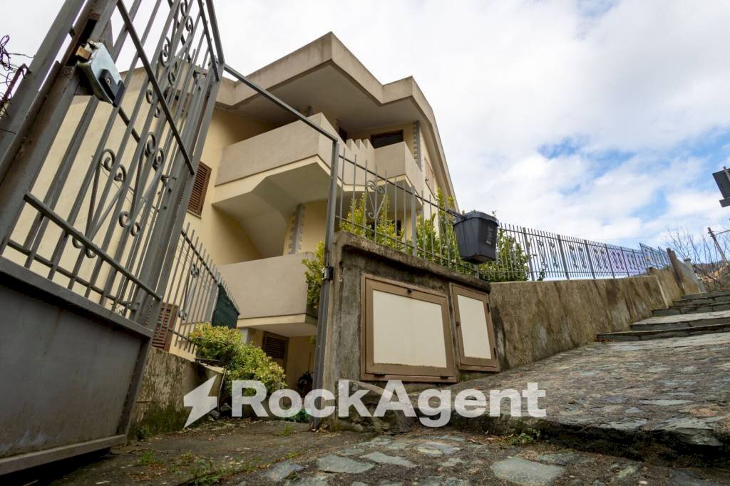 Facciata - Three-room apartment via Corace 1, Gimigliano - photo 2