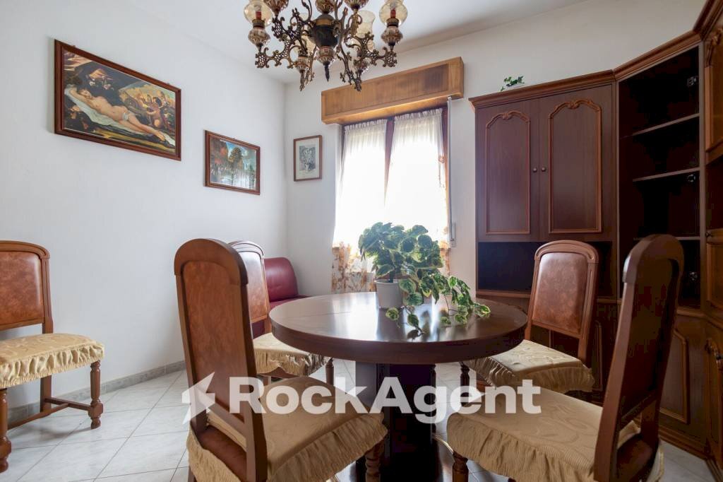 Salone - Three-room apartment via Corace 1, Gimigliano - photo 3