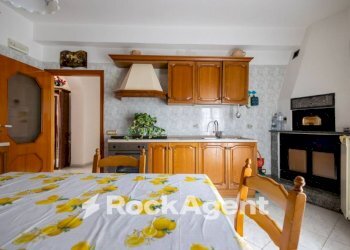 Cucina - Three-room apartment via Corace 1, Gimigliano - photo 5