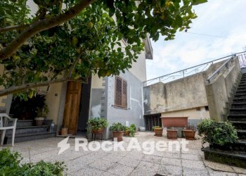 Cortile interno - Three-room apartment via Corace 1, Gimigliano - photo 29