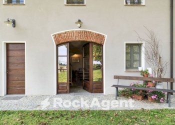 Facciata - Restaurant via Roma, 29, Villa Biscossi - photo 31