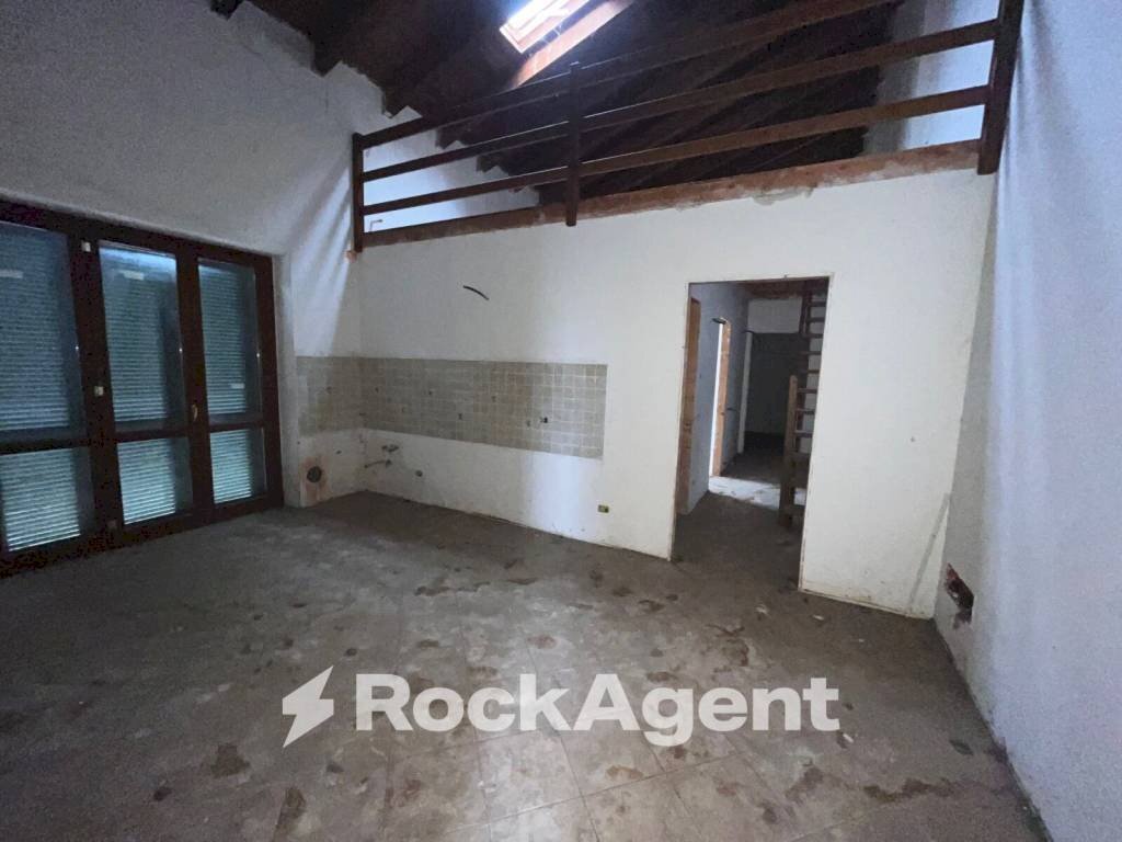 Salone - Three-room apartment via F. lli Bandiera, Giussago - photo 3